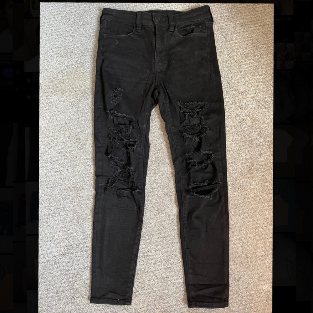 American Eagle Women’s Blacked Ripped Skinny Jeans